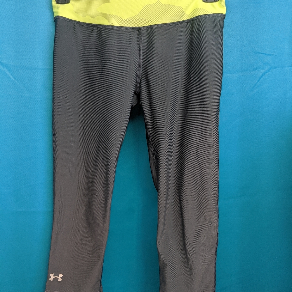 Under Armour capris --size XS
